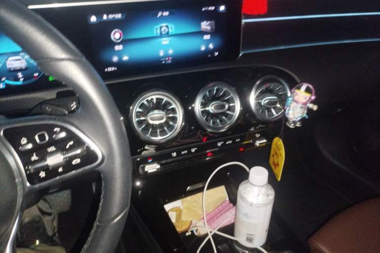 Used Mercedes-Benz A-Class 2019 A 200 Dynamic Edition Audio And AC Panel