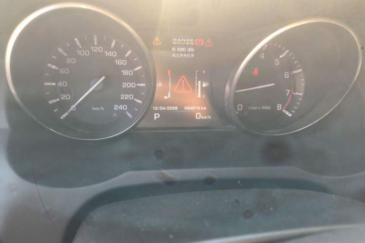 Used Land Rover Range Evoque 2013 2.0T 5-Door Ignite Edition Odometer Close Up