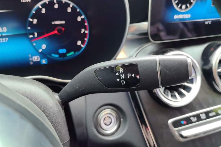 Used Mercedes-Benz C-Class 2020 Restyled C 260 L Sport Edition Gear Lever