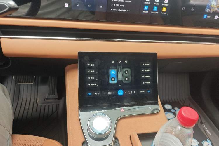 Used VOYAH PASSION 2024 PHEV Four-Wheel Drive Ultra-Long Range Flagship Model
