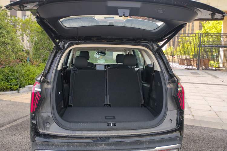 Used Hongqi HS7 PHEV 2024 2.0T PHEV Four-Wheel Drive Flagship Edition 6 Seats