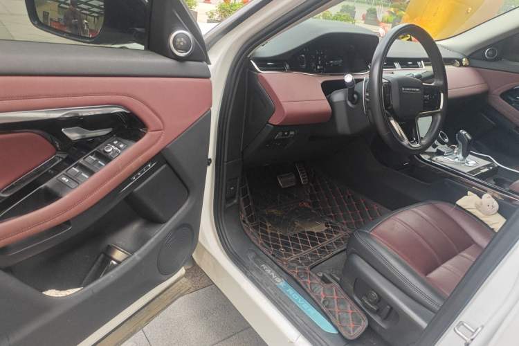 Used Land Rover Range Evoque 2022 Aurora L 249 PS R-Dynamic Luxury Edition Driver Seat