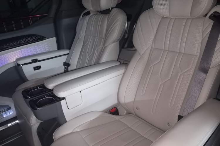 Used Zeekr 009 2022 Revised WE Version
