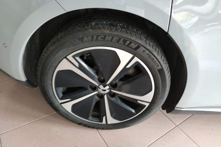 Used Nio ET5T 2024 75kWh Touring Right Rear Wheel Hub