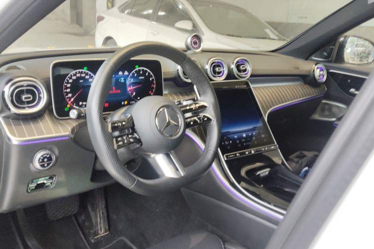 Used Mercedes-Benz C-Class 2025 C 260 L Obsidian Night Sport Edition Center Console