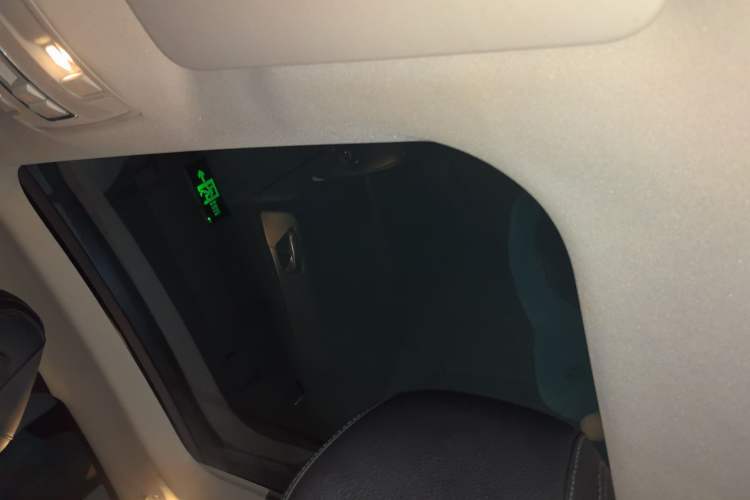 Used Mercedes-Benz GLE Coupe 2017 GLE 400 4MATIC Coupe SUV Headliner