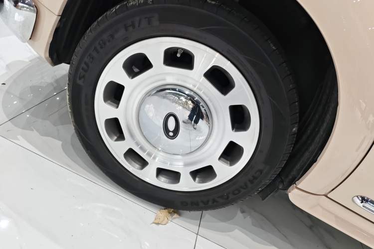 Used ORA Ballet Cat 2022 401 km Nutcracker Edition Right Rear Wheel Hub