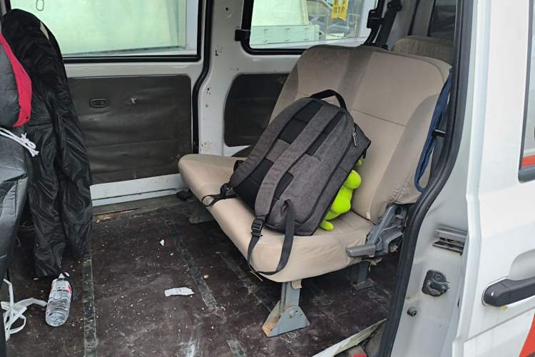 Used Wuling Rongguang V 2015 1.5L Practical Version Left Rear Seat