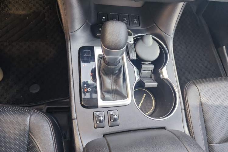 Used Toyota Highlander 2015 2.0T Four-Wheel Drive Luxury Edition 7-Seater
