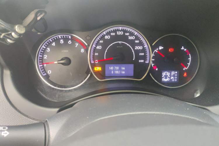 Used Renault Koleos 2014 2.5L 4x4 Comfort Edition Odometer Close Up