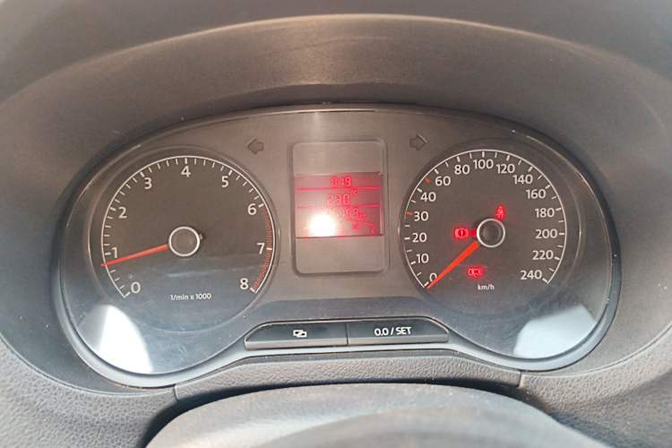 Used Volkswagen Polo 2011 1.4L Manual ZhiShang Edition
