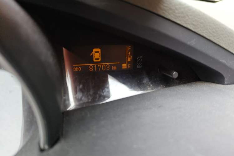 Used Toyota Verso 2015 180E CVT Crossover Edition Odometer Close Up