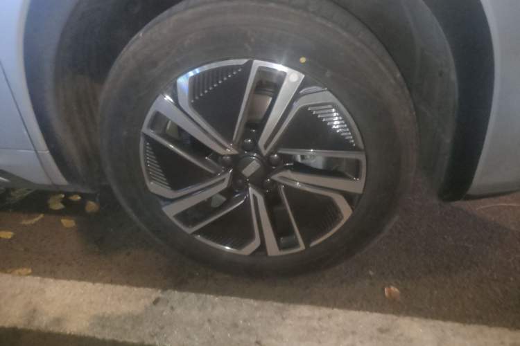 Used Geely Galaxy Xingjian 7 EM-i 2025 55km Exploration Edition Right Front Wheel Hub