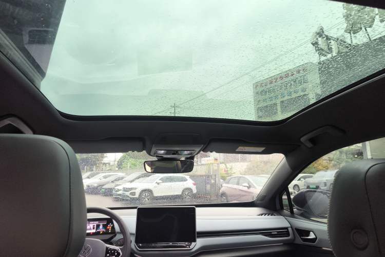 Used Volkswagen ID.4 X 2025 Smart Edition Outstanding Model Headliner