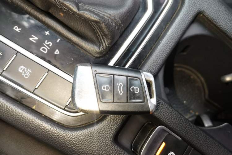 Used Volkswagen Magotan 2017 330TSI DSG Leading Model Vehicle Key