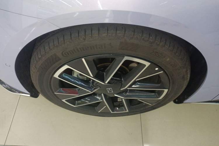 Used Avatr 06 2025 Pro Range-Extended Edition Left Front Wheel Hub