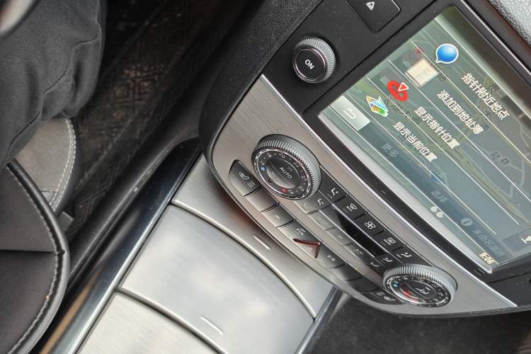 Used Mercedes-Benz R-Class 2014 R 320 4MATIC Business Model