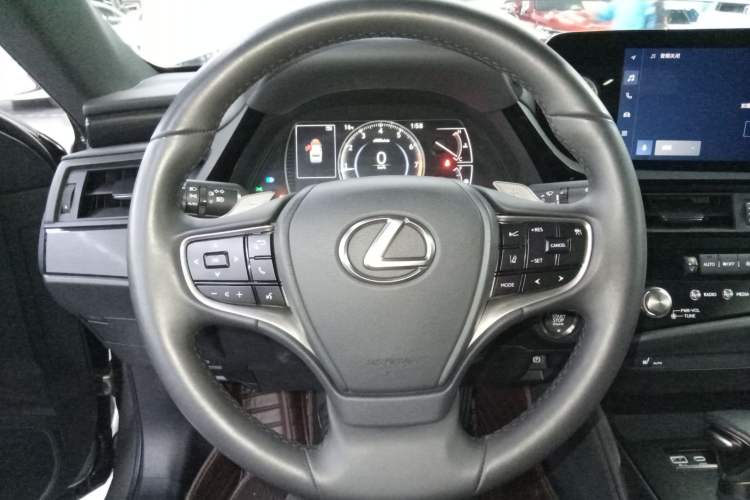 Used Lexus ES 2023 200 Excellence Edition