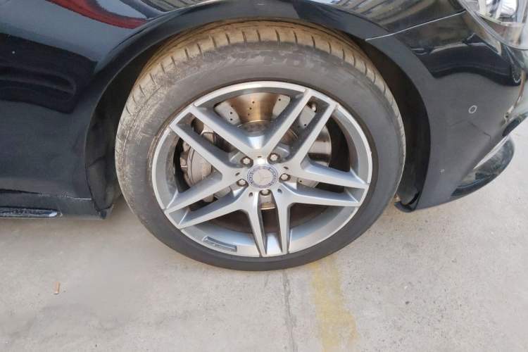 Used Mercedes-Benz S-Class 2016 S 400 L 4MATIC Right Front Wheel Hub