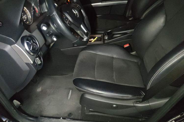 Used Mercedes-Benz GLK-Class 2015 GLK 260 4MATIC Dynamic Edition Ultimate Version
