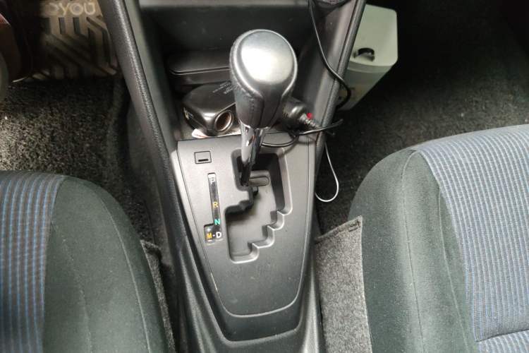 Used Toyota YARiS L Zhi Xuan 2016 Revised 1.5E CVT Charming Edition Gear Lever