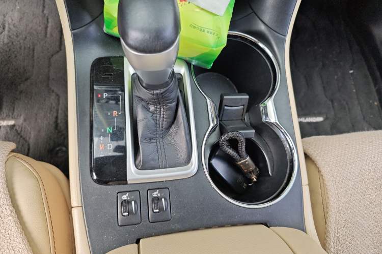 Used Toyota Highlander 2018 2.0T Four-Wheel Drive Prestige Version 7 Seats China VI Standard Gear Lever