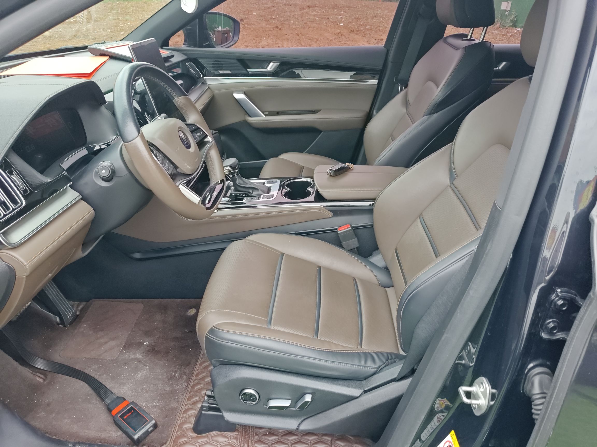 المقاعد الأمامية داخل السيارة