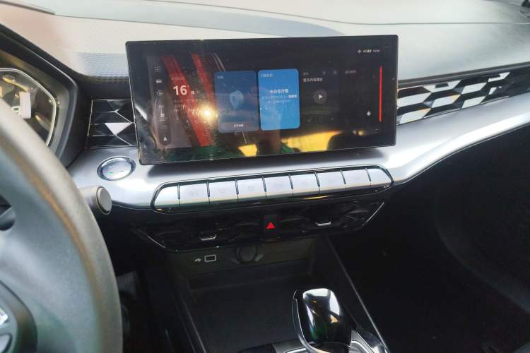 Used MG 5 2021 Revised Version 180 DVVT CVT Youth Luxury Edition