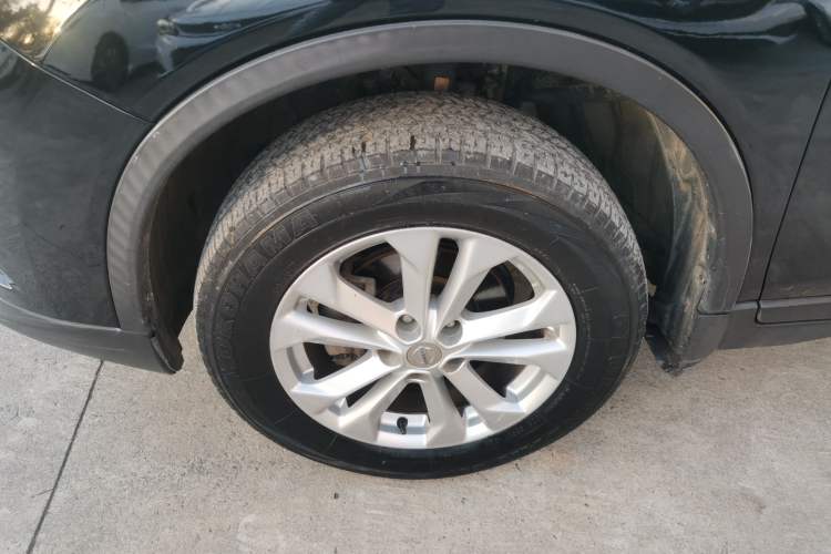 Used Nissan X-Trail 2015 2.0L CVT Comfort MAX Edition 2WD
