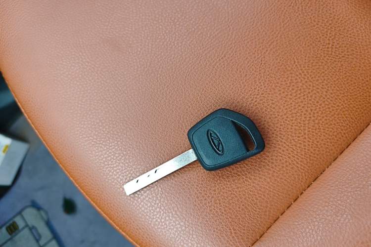 Used Chery QQ Ice Cream 2022 120km Conical Shape Lithium Iron Phosphate Vehicle Key