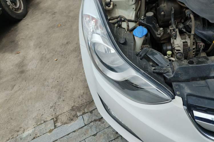 Used Hyundai Elantra (5th Generation / Langdong) 2015 1.6L Automatic Leading Model Right Front Headlight