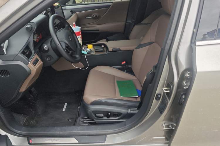 Used Lexus ES 2025 200 Premium Edition Left Front Seat