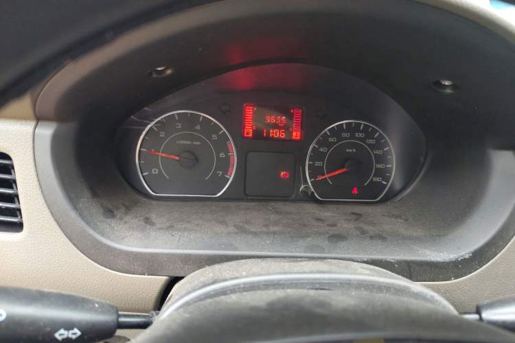 Used Wuling Rongguang V 2019 1.5L Practical Model China VI LAR Instrument Cluster