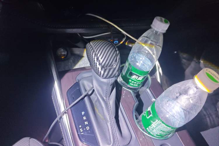 Used Toyota Highlander 2022 Dual-Engine 2.5L Four-Wheel Drive Supreme Edition 7-Seater Gear Lever