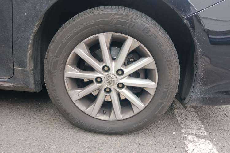 Used Toyota Camry 2013 2.0G Comfort Edition Right Front Wheel Hub
