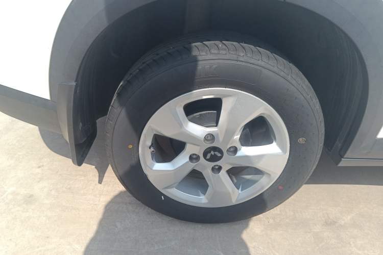 Used Wuling Alvez 2022 1.5L Manual Free-Style Model