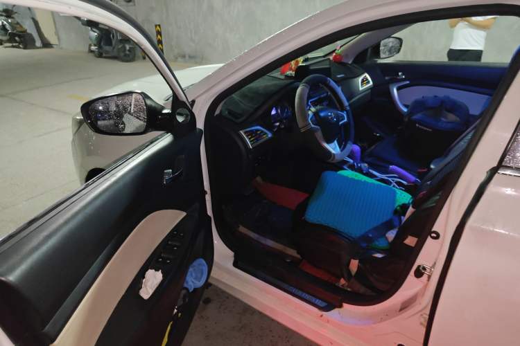 Used CHANGAN Alsvin V7 2016 1.6L Automatic Enjoyment Model China V Standard
