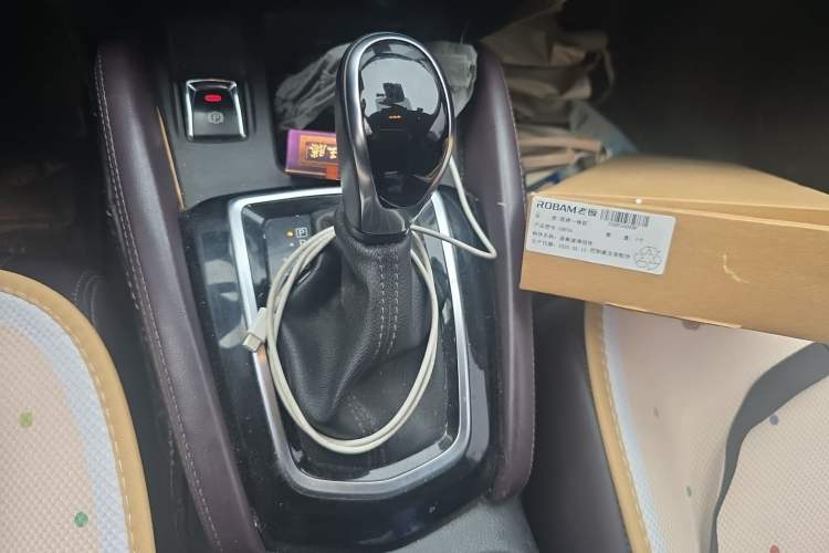 Used Nissan Qashqai 2019 2.0L CVT Luxury Edition Gear Lever