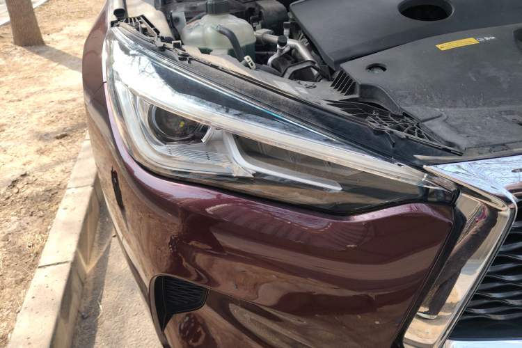 Used Infiniti QX50 2018 2.0T Two-Wheel Drive Fashion Edition Exterior 3