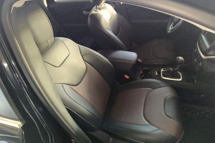 Used Jeep Cherokee 2017 2.0L Superior Edition