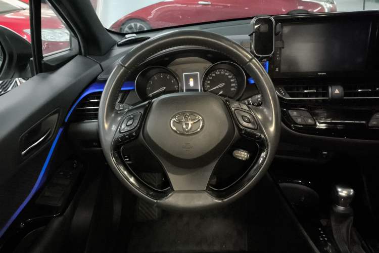 Used Toyota IZOA 2020 2.0L Yichi Version