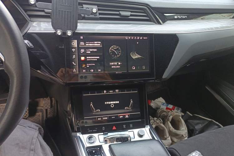 Used Audi e-tron 2021 50 quattro Prestige Edition Audio And AC Panel