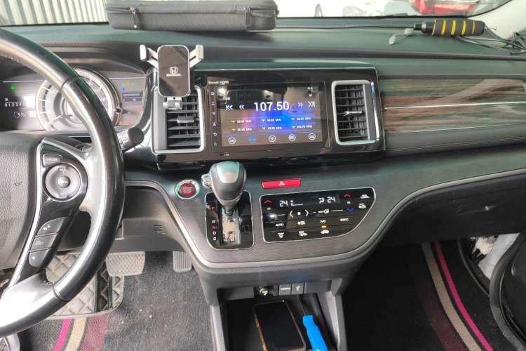 Used Honda Elysion 2016 2.4L Luxury Edition
