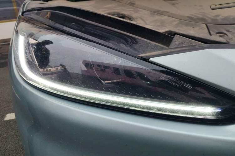 Used ARCFOX Alpha S 2021 708S+ 160kW Right Front Headlight