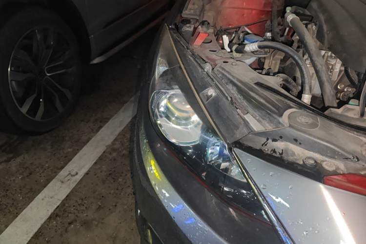 Used Mazda 3 Axela 2014 Sedan 2.0L Automatic Flagship Model
