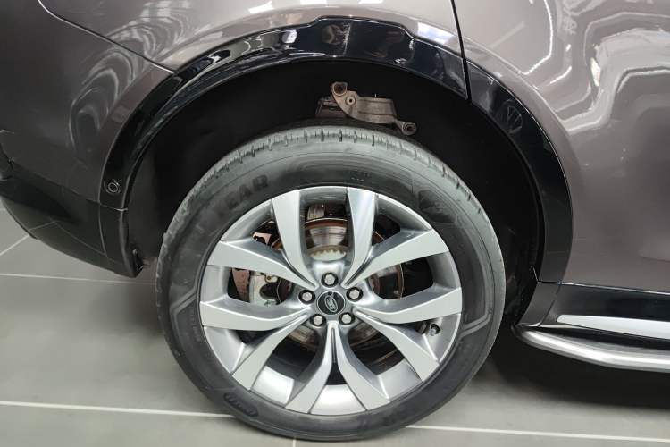 Used Land Rover Discovery Sport 2024 Luxury Custom Edition
