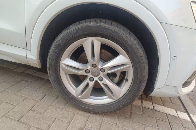 Used Audi Q3 2017 30 TFSI Fashion Model Right Front Wheel Hub