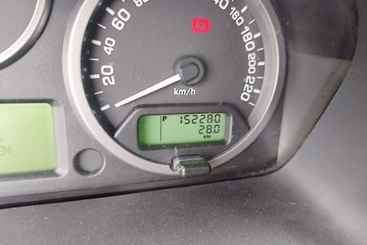 Used Land Rover Freelander 2 2011 3.2L i6 HSE Gasoline Edition Odometer Close Up