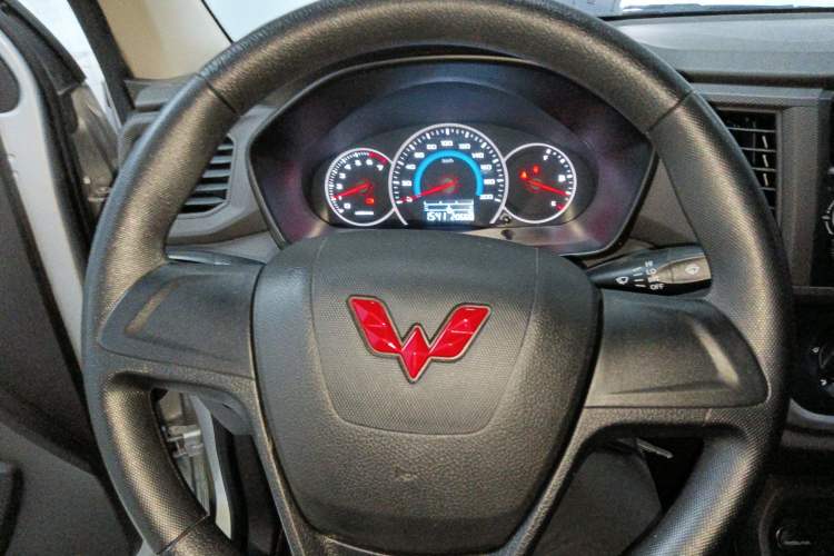 Used Wuling Hongguang V 2022 1.5L Enjoy Edition Electric-Powered LAR