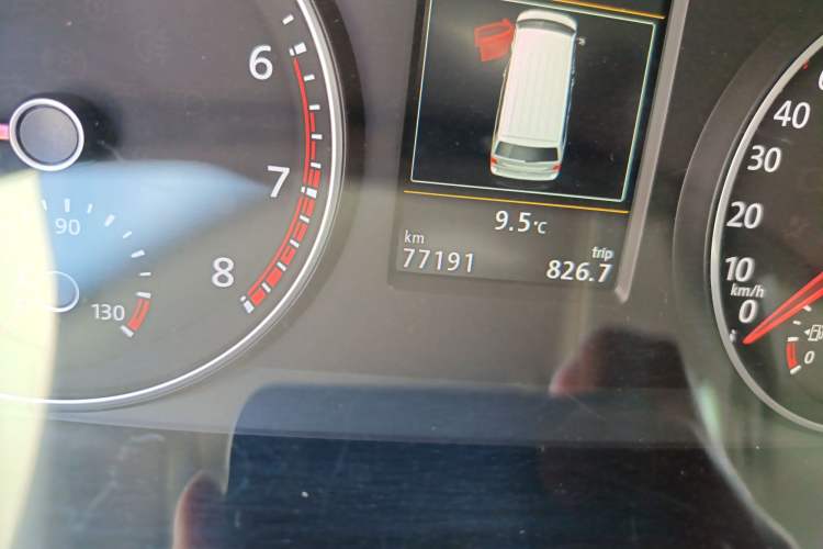 Used Volkswagen Multivan 2018 2.0 TSI 4x4 Prestige Edition 7-Seater Odometer Close Up